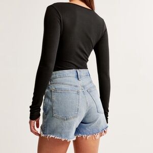 A&F HIGH RISE DENIM SHORT